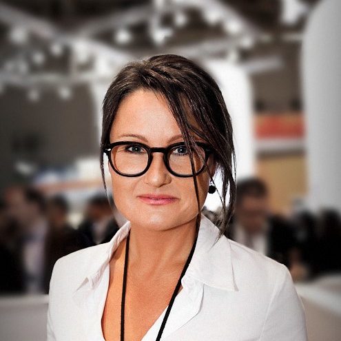 Sabine Mattusch L&B Schmerz- und Bewegungstherapeutin Sabine Mattusch stellt sich vor.