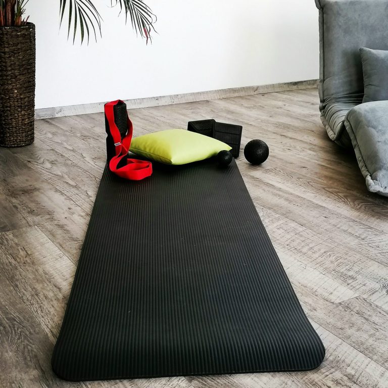 Dehnübungen das Herzstück der Therapie Dehnübung